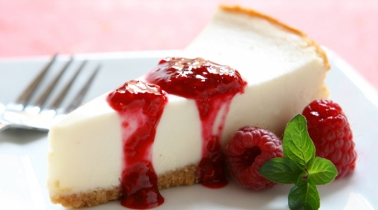 Cheesecake au coulis de framboises